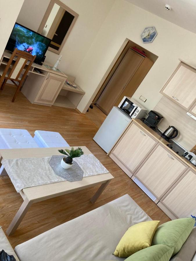 Good Vibes Apartment Avalon Слънчев бряг Екстериор снимка