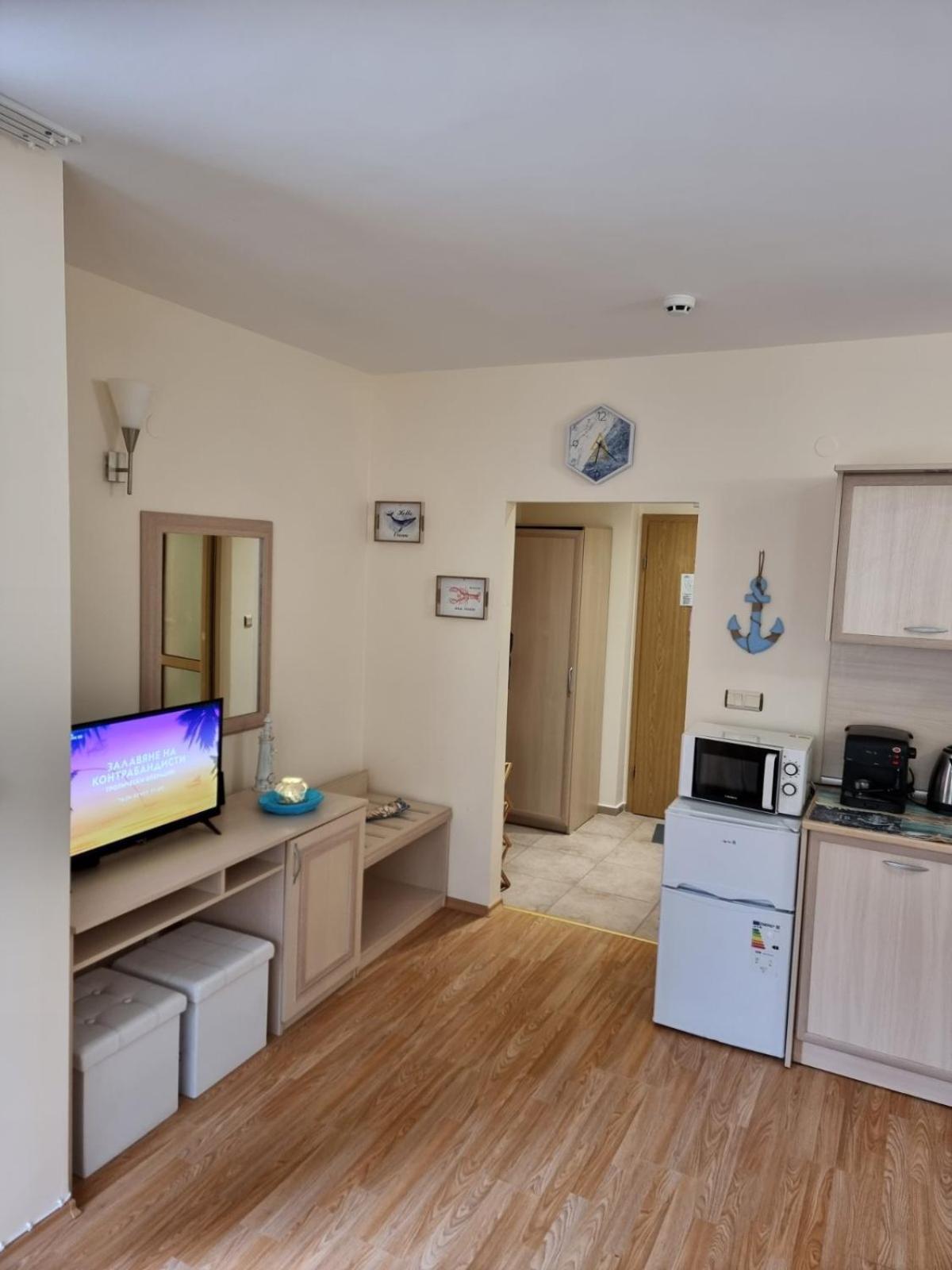Good Vibes Apartment Avalon Слънчев бряг Екстериор снимка